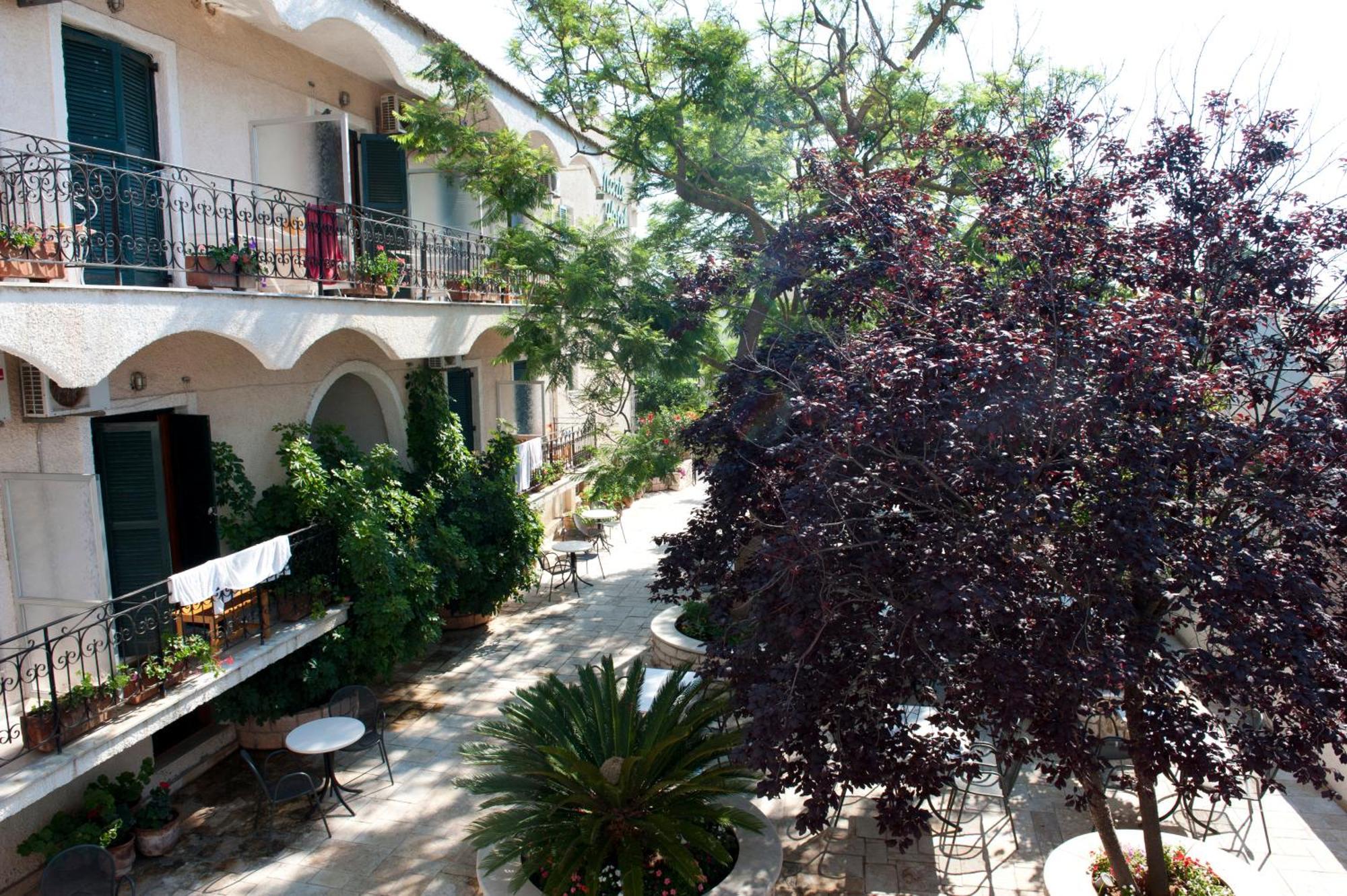 Hotel Marie Acharavi (Corfu)